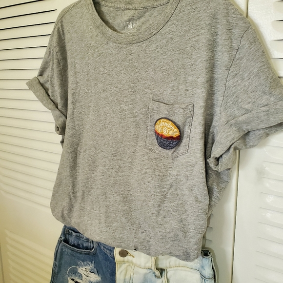 GAP Tops - Gap Wander West pocket tshirt size M
